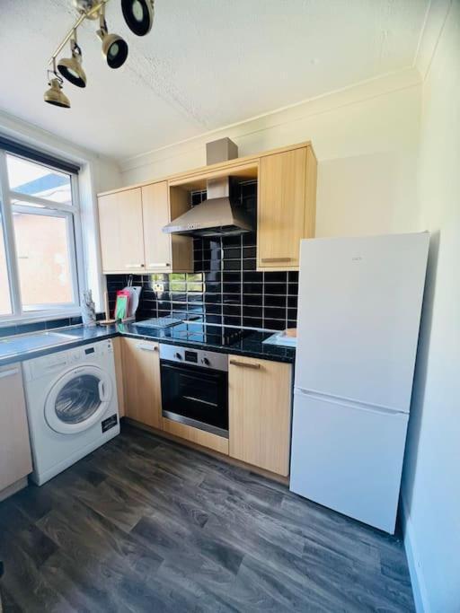 Family Marine Apartment With Sea View Dawlish Bagian luar foto