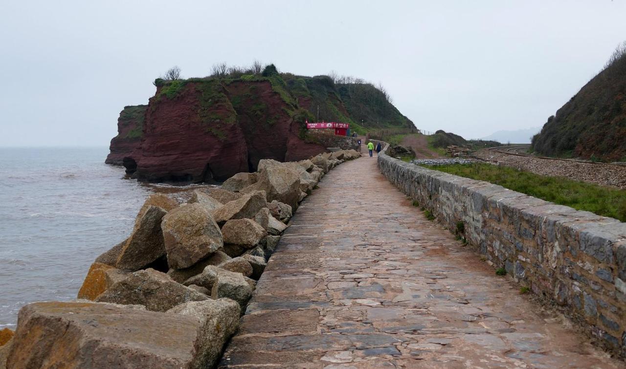 Family Marine Apartment With Sea View Dawlish Bagian luar foto